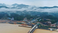 广西柳江迎来今年首个洪峰