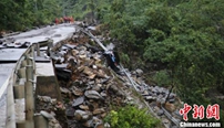 广西凌云遭特大暴雨袭击 已致2人罹难多人失联、受伤