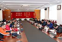 黄明在与中国救援队和中国国际救援队代表座谈时强调 加强自身建设 发扬优良传统和奋斗精神 不断提高应急救援能力
