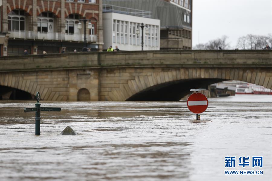 （国际）（9）英国部分地区遭受洪水侵袭