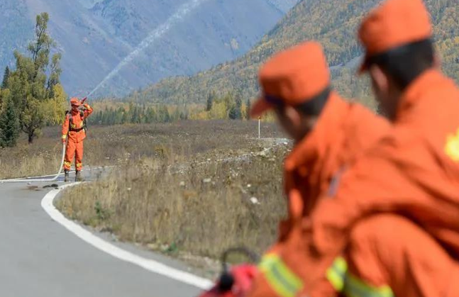 新疆阿勒泰：森林消防靠前驻防 多措并举备战秋防