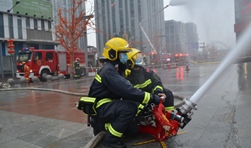 北京市消防救援总队开展灭火救援综合实战演练