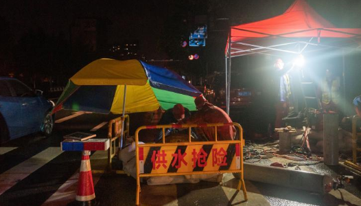 河南遭遇极端强降雨，救援进行中