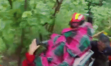 直击救援现场，这些瞬间让人动容！