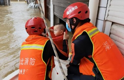 湖北随州遭遇特大暴雨 湖北消防紧急救援