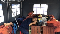 贵州水城“7·23”山体滑坡：山顶上，他们是雨中通宵的安全员