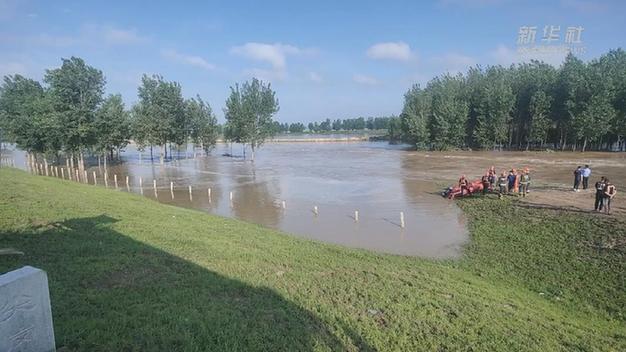 沈阳：强降雨致28人被困 消防闻“汛”逆行救援