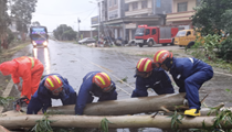 台风“暹芭”影响下的广东，他们守护在一线