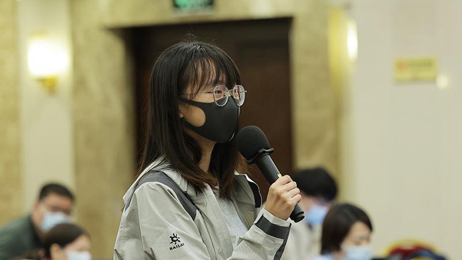 人民日报记者提问