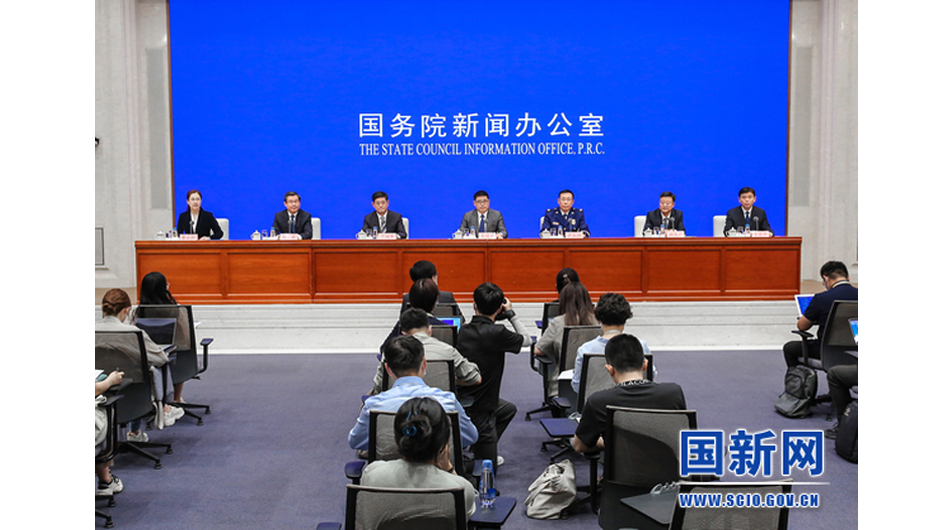 国务院政策例行吹风会主席台