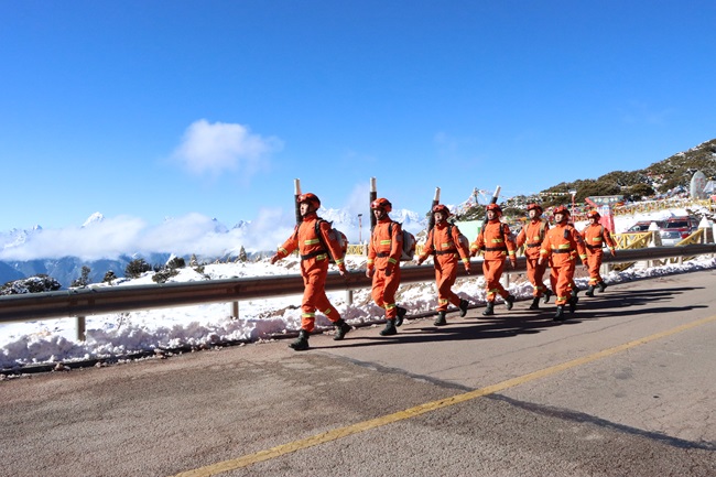 西藏森林消防总队昌都市支队靠前驻防守护藏东林海安全